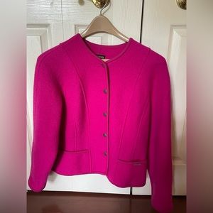 Geiger size 40 hot pink wool blazer.